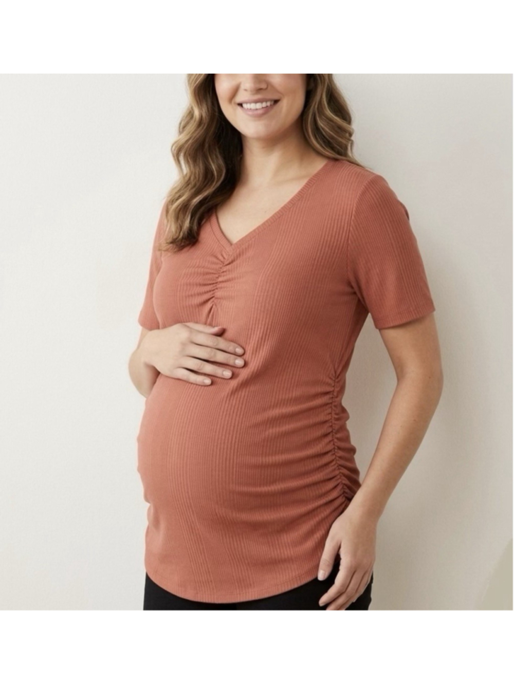 NWT Ingrid & Isabel Ribbed Maternity Tee Size Medium, Rushed On The Sides.